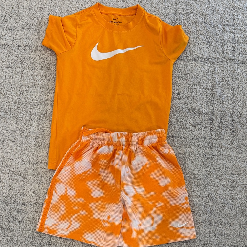 Nike Kids Matching Set in Orange and White